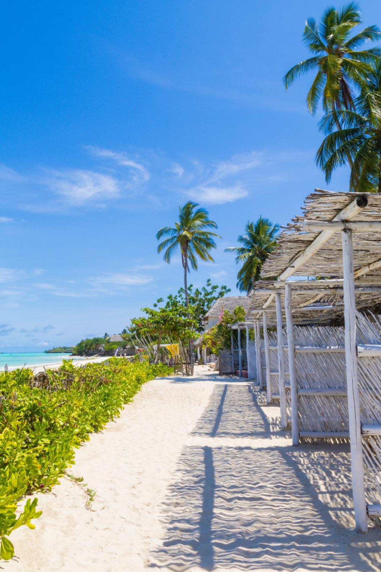 Pili Pili Palm Beach Джамбиани Екстериор снимка