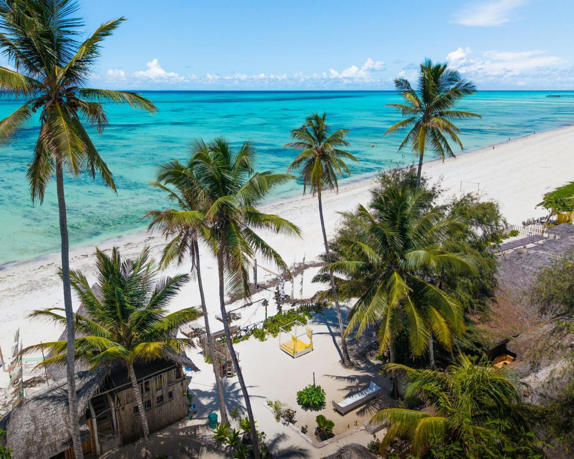 Pili Pili Palm Beach Джамбиани Екстериор снимка